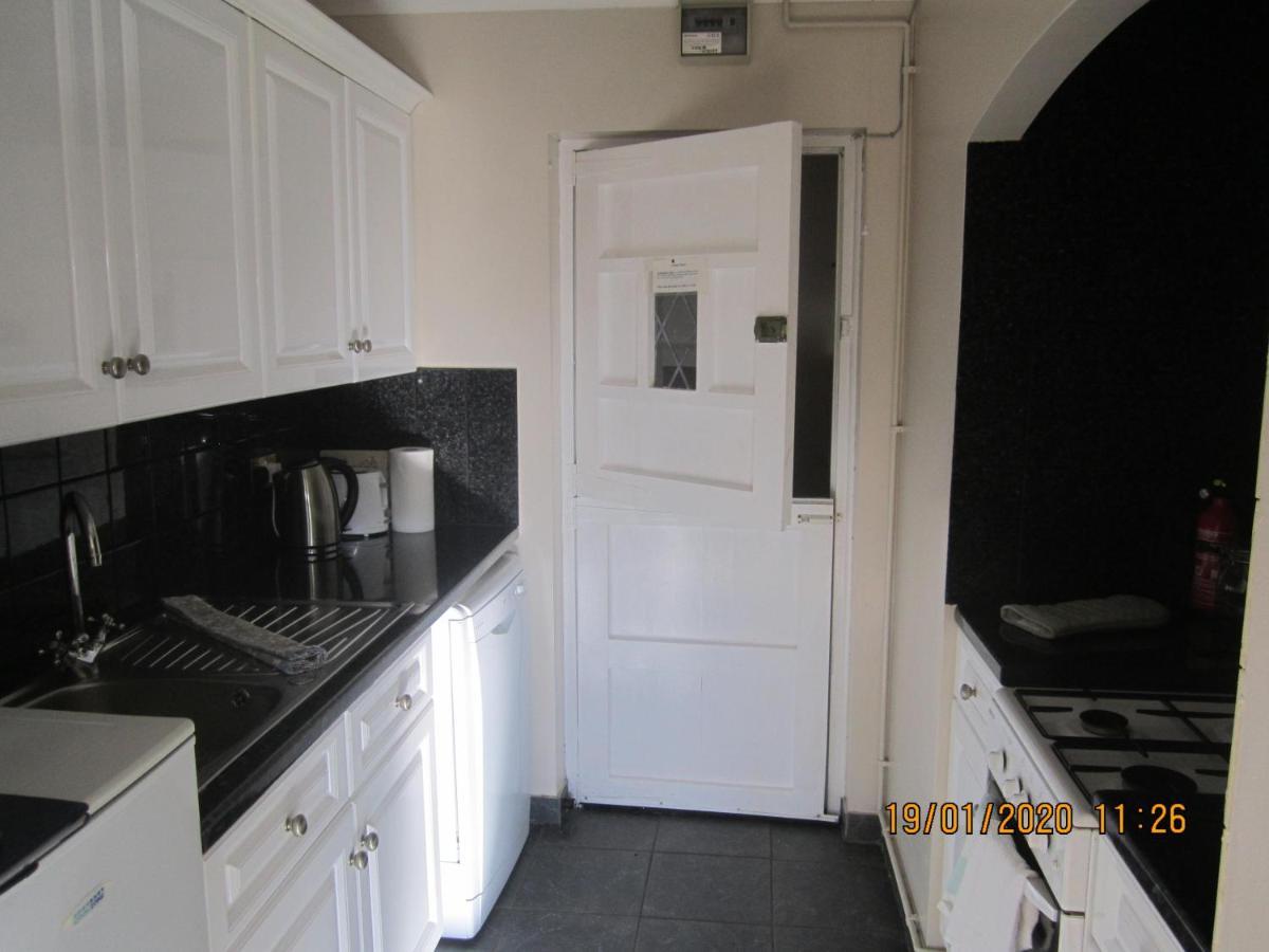 Cwmbach Guest House Neath Εξωτερικό φωτογραφία