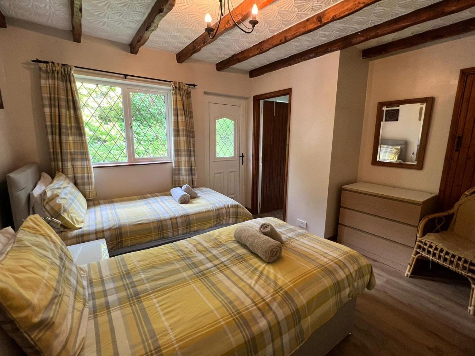 Cwmbach Guest House Neath Δωμάτιο φωτογραφία