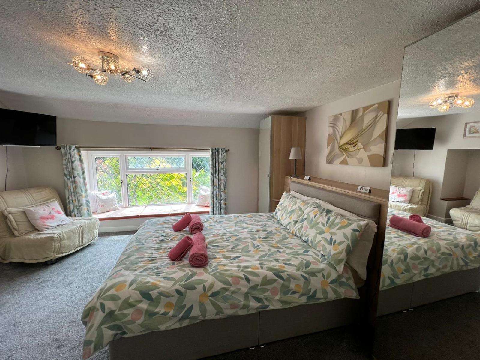 Cwmbach Guest House Neath Δωμάτιο φωτογραφία