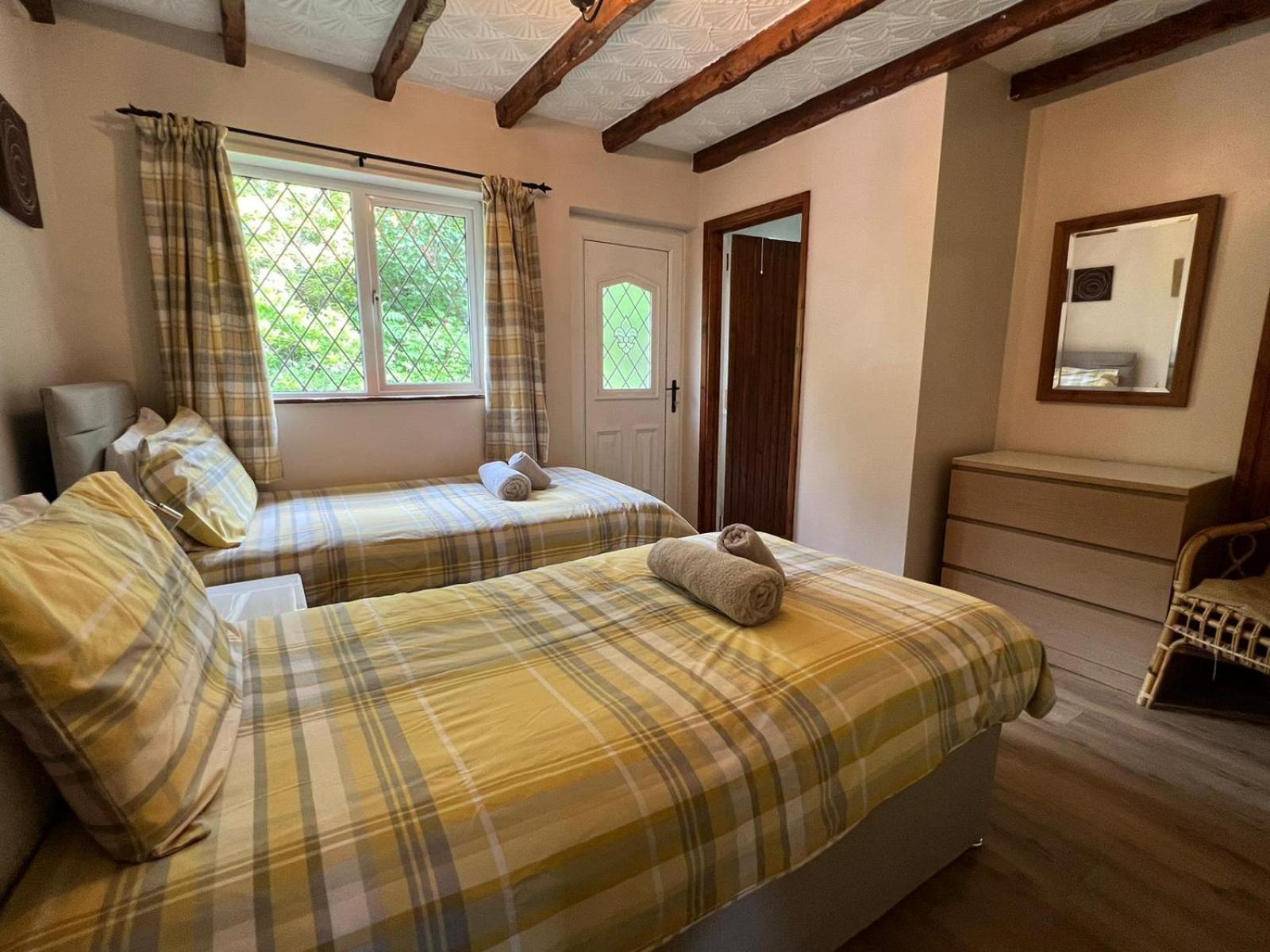 Cwmbach Guest House Neath Εξωτερικό φωτογραφία